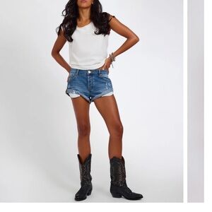 One teaspoon blue bandit shorts size 22/23